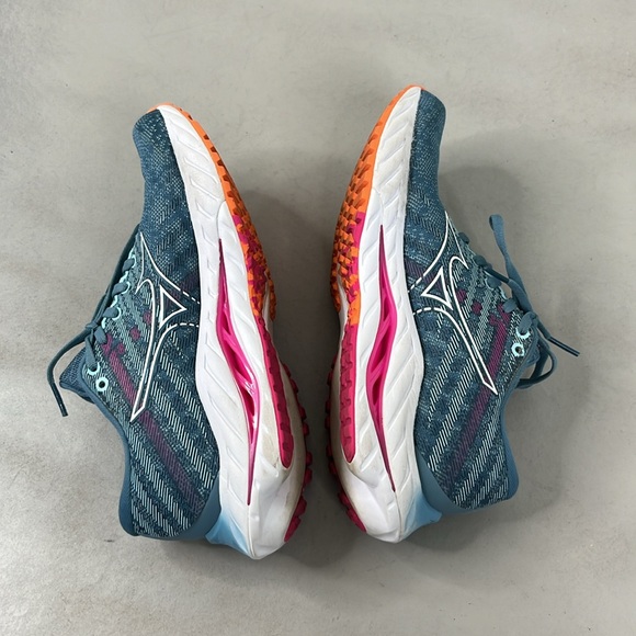 Mizuno WAVE INSPIRE 19 Running Sneakers - Picture 6 of 8